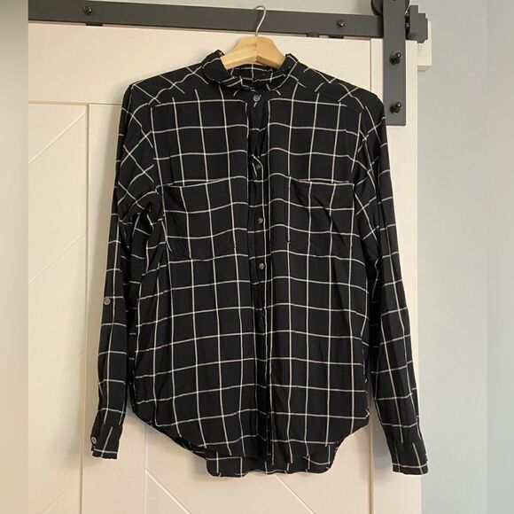 Abercrombie & Fitch Tops - Abercrombie & Fitch black windowpane button up shirt